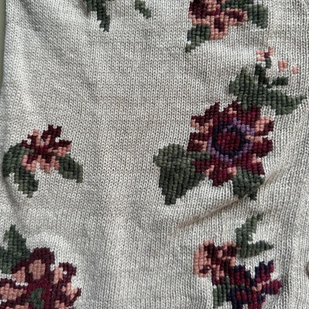 VTG Floral Embroidered Sweater Cottagecore grannycore spring fashion layering Lg - Picture 8 of 10